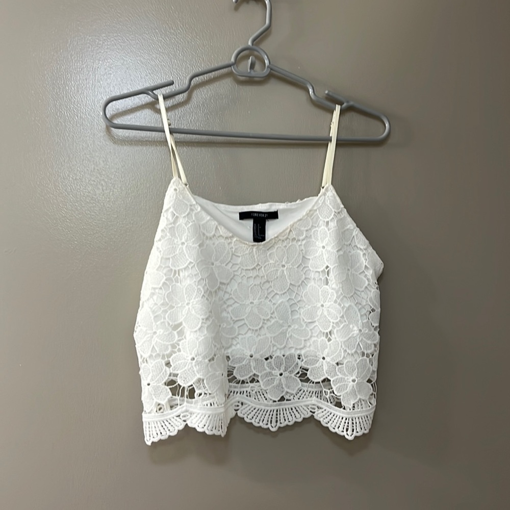White embroidered top (cropped) from Forever 21 - size S